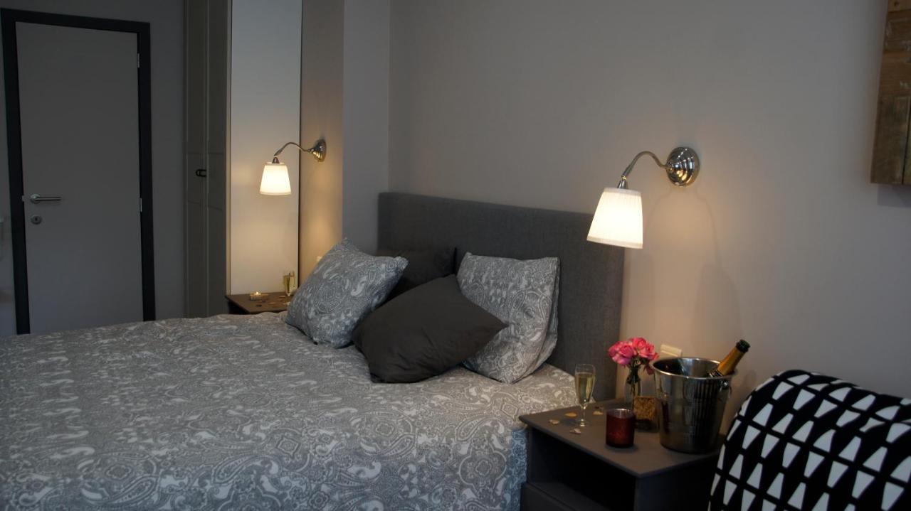 Les Petits Nids De Nina 2 Apartment Fosses-La-Ville Luaran gambar