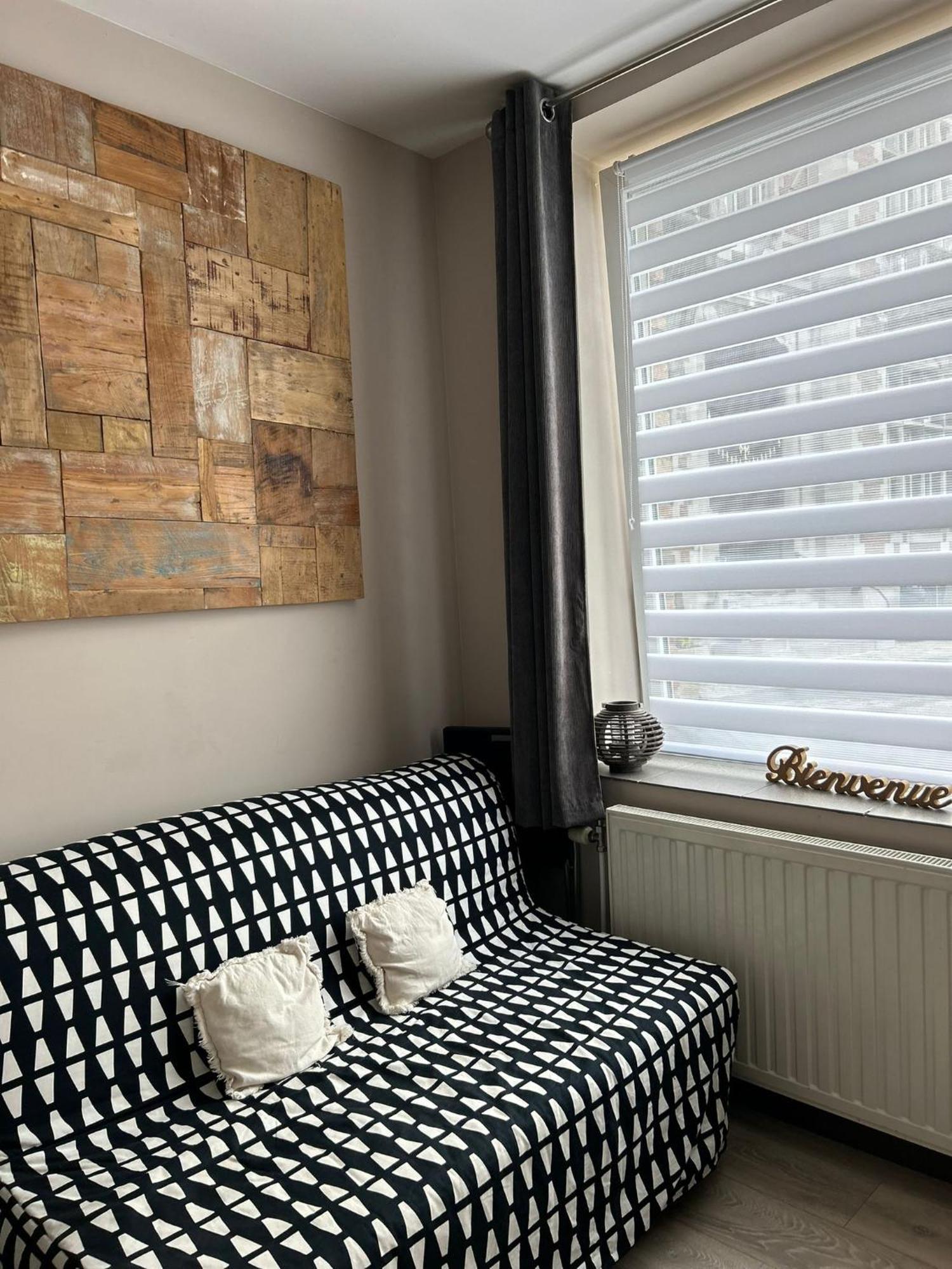 Les Petits Nids De Nina 2 Apartment Fosses-La-Ville Luaran gambar